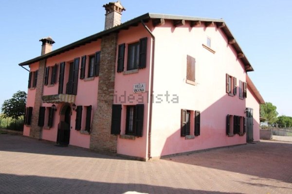 casa indipendente in vendita a Mirandola in zona Santa Giustina/Vigona