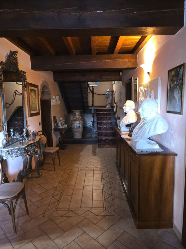 casa indipendente in vendita a Mirandola in zona San Giacomo Roncole