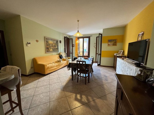 appartamento in vendita a Mirandola in zona Cividale