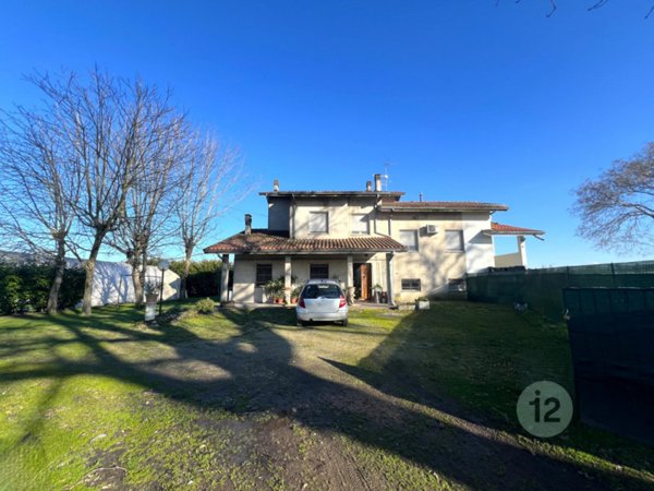 casa semindipendente in vendita a Mirandola