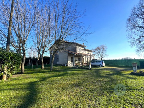 casa indipendente in vendita a Mirandola