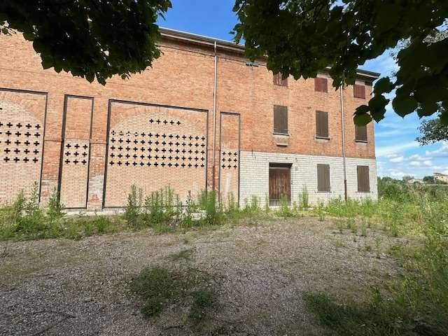 casa indipendente in vendita a Mirandola