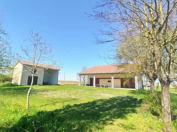 casa indipendente in vendita a Mirandola