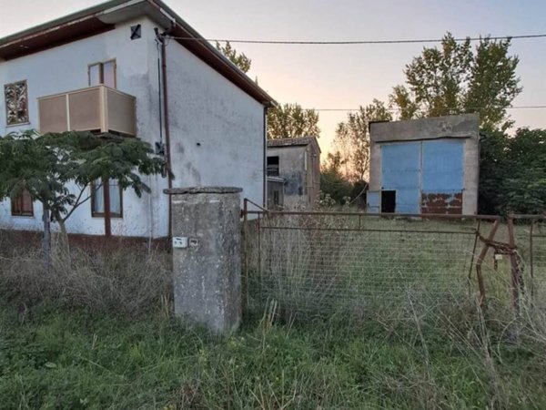 casa indipendente in vendita a Mirandola