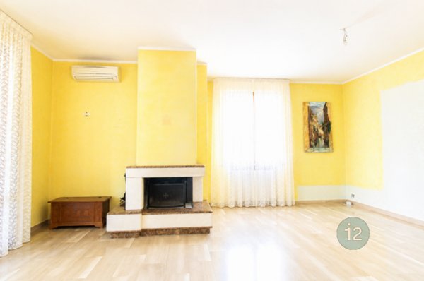 casa indipendente in vendita a Mirandola in zona Carano