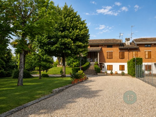 casa indipendente in vendita a Mirandola in zona Carano