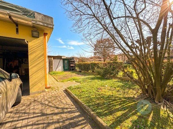 casa indipendente in vendita a Mirandola