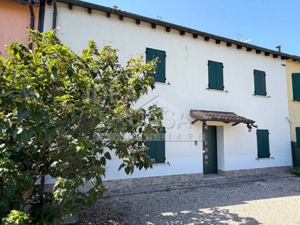 casa indipendente in vendita a Mirandola