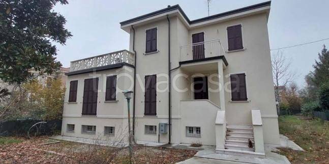 casa indipendente in vendita a Mirandola
