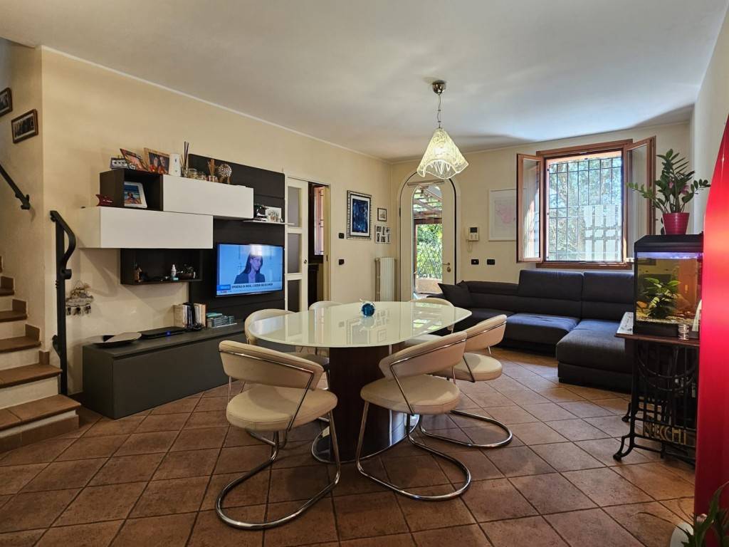 casa indipendente in vendita a Mirandola