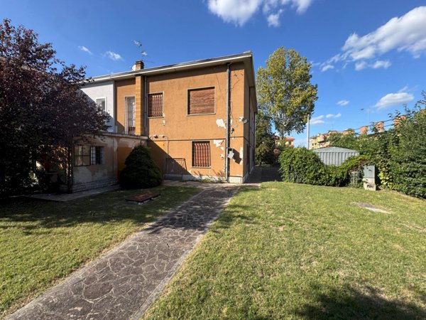 casa indipendente in vendita a Mirandola