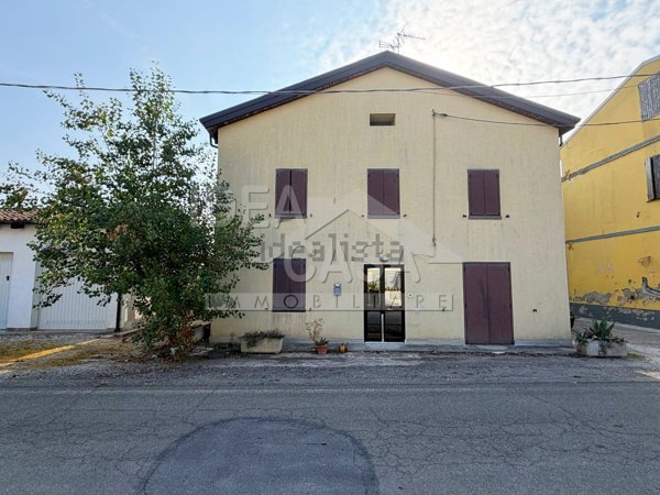 casa indipendente in vendita a Mirandola
