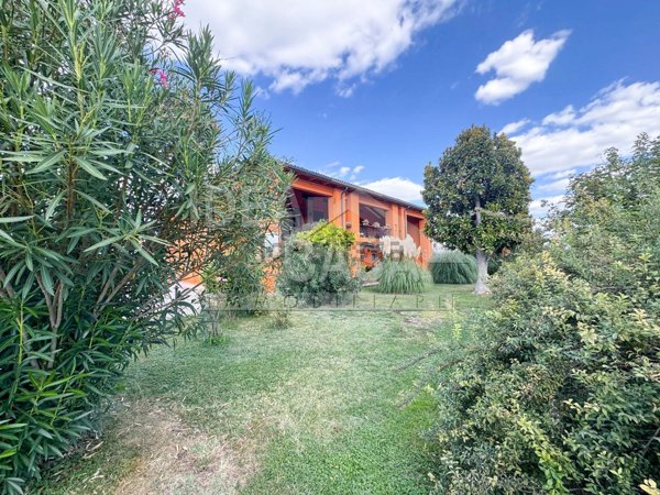 casa indipendente in vendita a Mirandola in zona San Giacomo Roncole