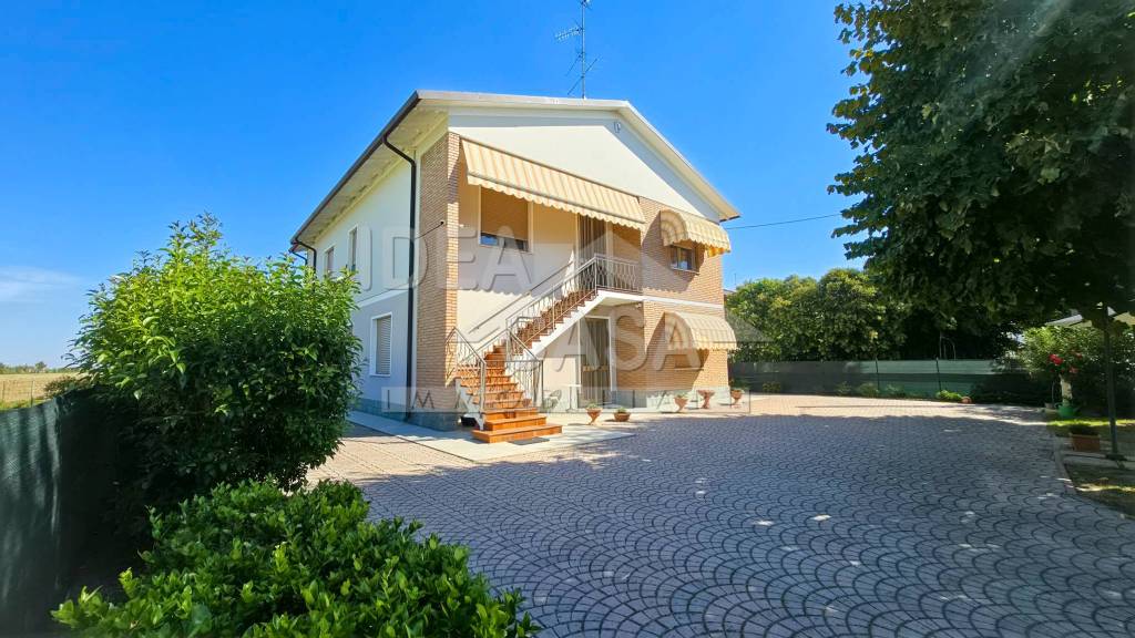 casa indipendente in vendita a Mirandola