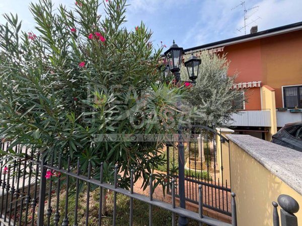 casa indipendente in vendita a Mirandola