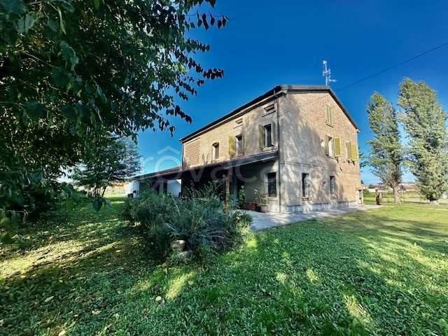 casa indipendente in vendita a Mirandola in zona Gavello