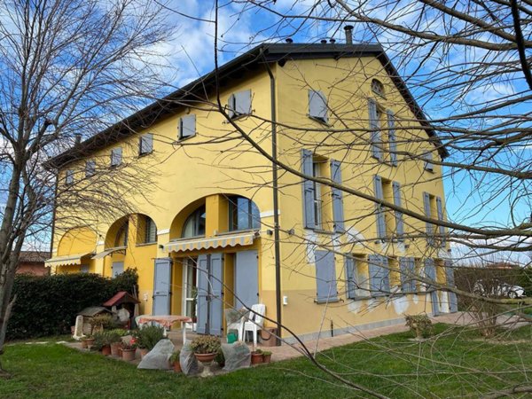 casa indipendente in vendita a Modena in zona Albareto