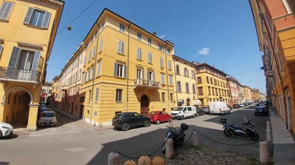 appartamento in vendita a Modena in zona Centro Storico