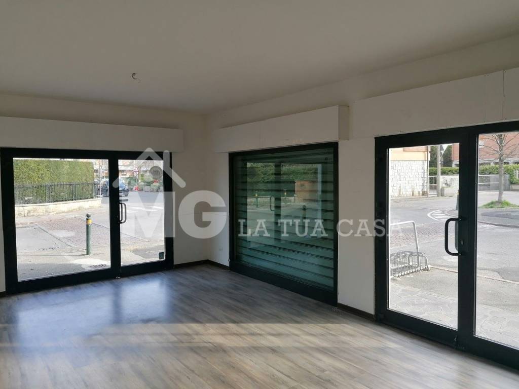 appartamento in vendita a Modena in zona Amendola