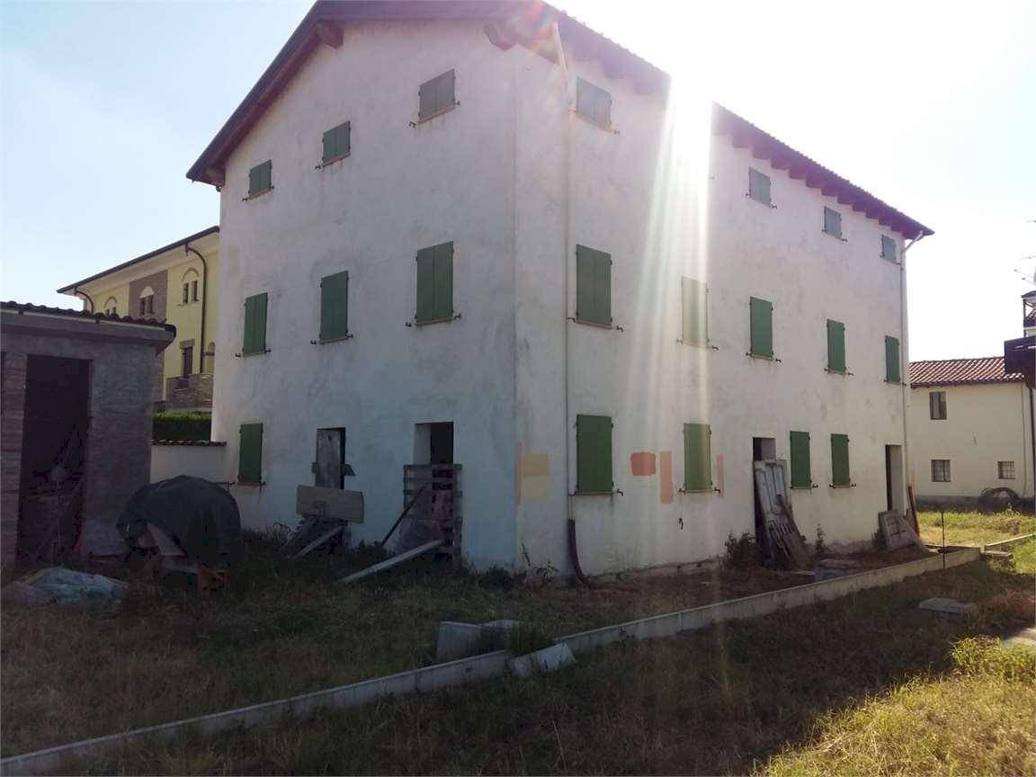 villa in vendita a Modena in zona Baggiovara
