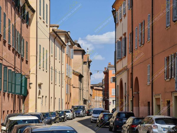 appartamento in vendita a Modena in zona Centro Storico