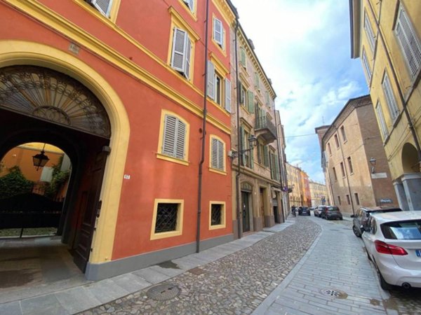 appartamento in vendita a Modena in zona Centro Storico