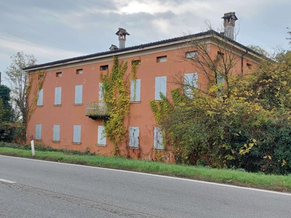 casa indipendente in vendita a Modena in zona Cittanova