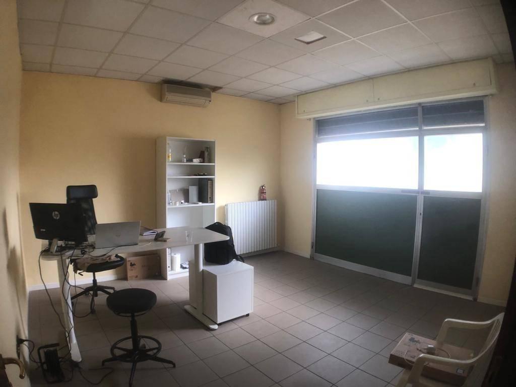 ufficio in vendita a Modena in zona San Damaso