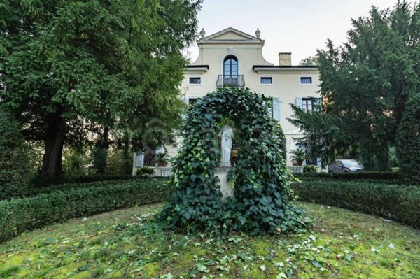 villa in vendita a Modena in zona Ganaceto