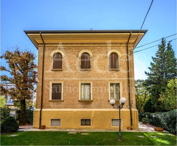 casa indipendente in vendita a Modena in zona Sant'Agnese