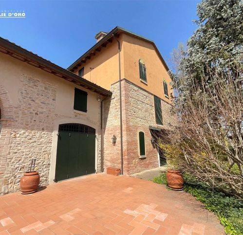 casa indipendente in vendita a Modena in zona Paganine
