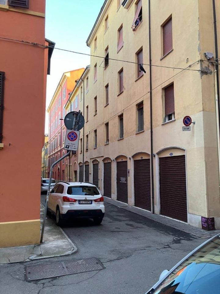 appartamento in vendita a Modena in zona Centro Storico