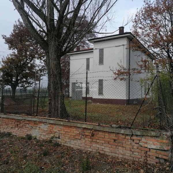 casa indipendente in vendita a Modena in zona Madonnina / Quattro Ville