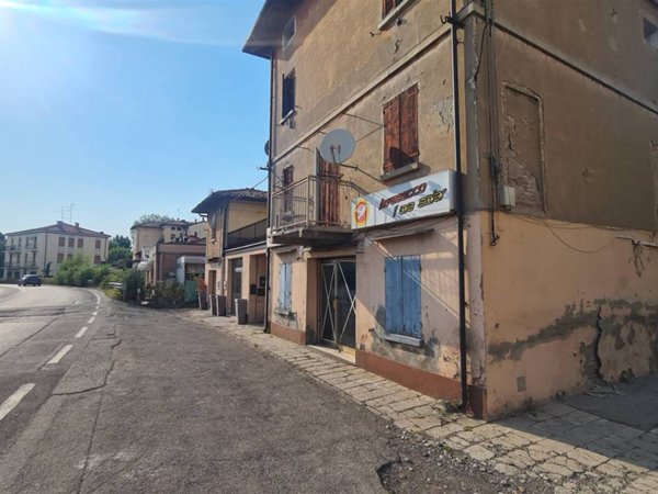 appartamento in vendita a Modena in zona Madonnina / Quattro Ville