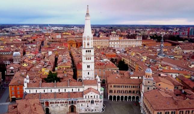 negozio in vendita a Modena