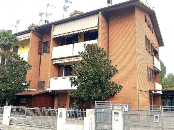 casa indipendente in vendita a Modena in zona Crocetta