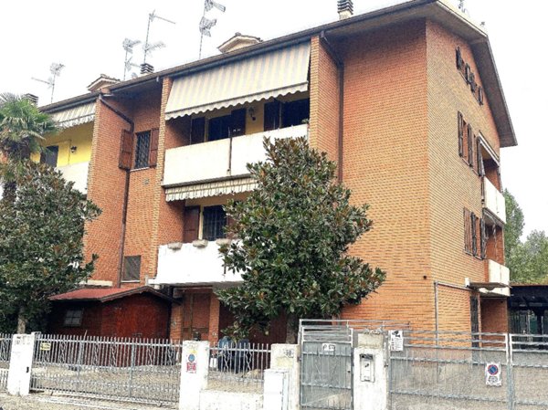 casa indipendente in vendita a Modena in zona Crocetta