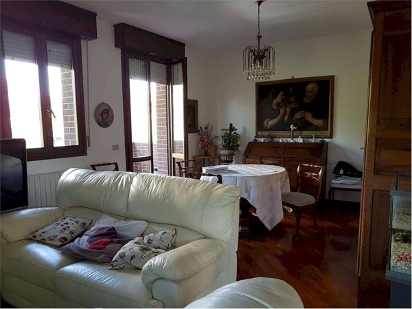 casa indipendente in vendita a Modena