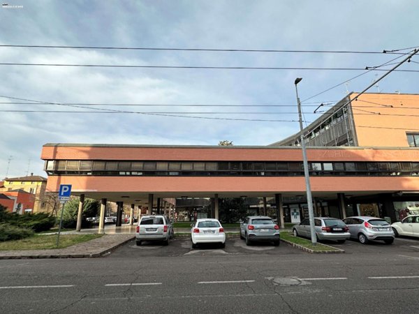 ufficio in vendita a Modena in zona Buon Pastore