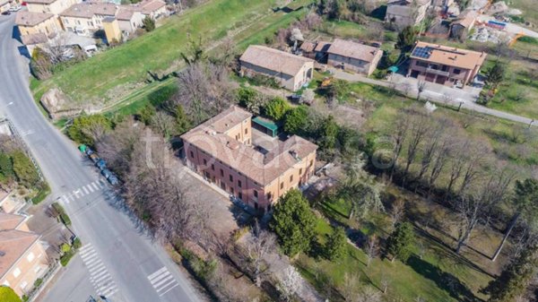 appartamento in vendita a Modena in zona Madonnina / Quattro Ville