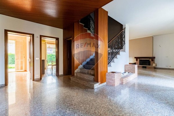 casa indipendente in vendita a Modena in zona Lesignana