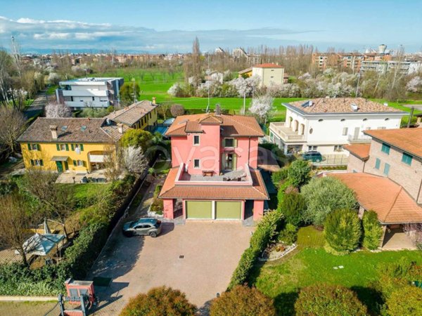 casa indipendente in vendita a Modena in zona Sant'Agnese