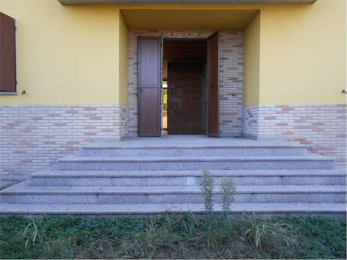 casa indipendente in vendita a Modena in zona Ganaceto
