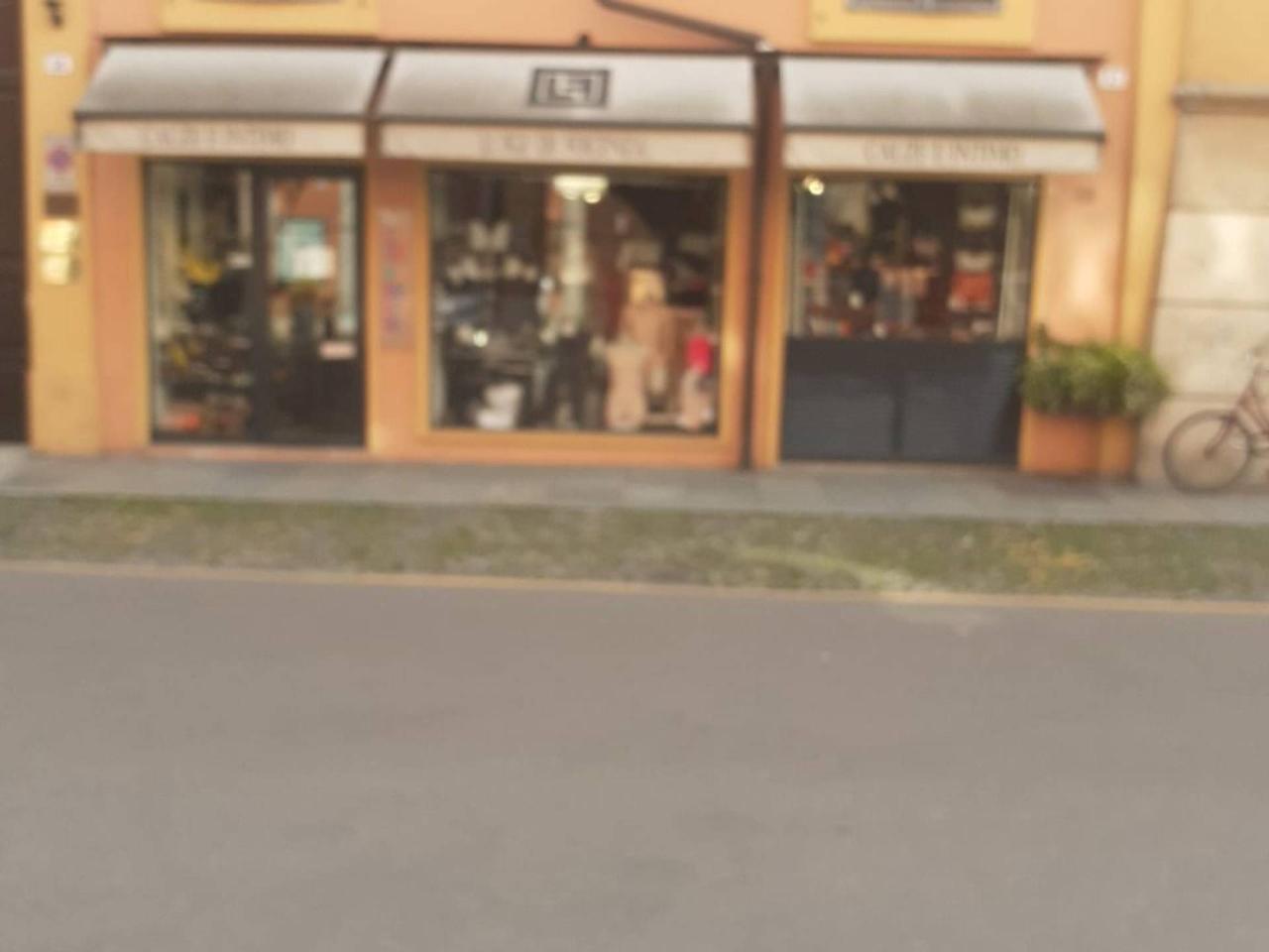 negozio in vendita a Modena in zona Centro Storico