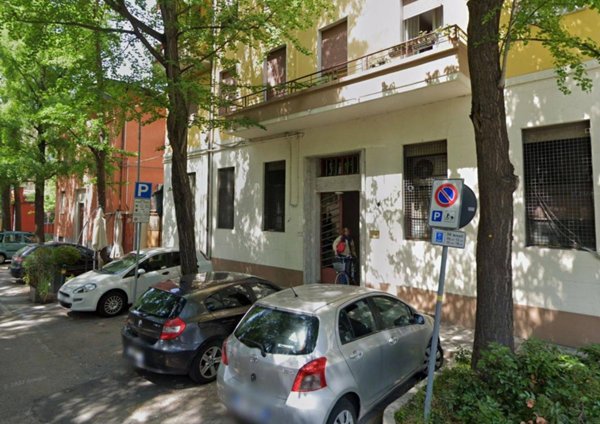 locale di sgombero in vendita a Modena in zona San Lazzaro / Modena Est
