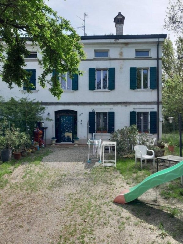 casa indipendente in vendita a Modena in zona Crocetta