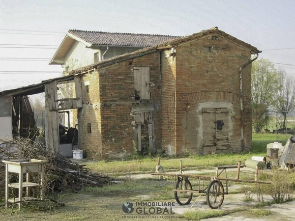 casa indipendente in vendita a Modena in zona Centro Storico