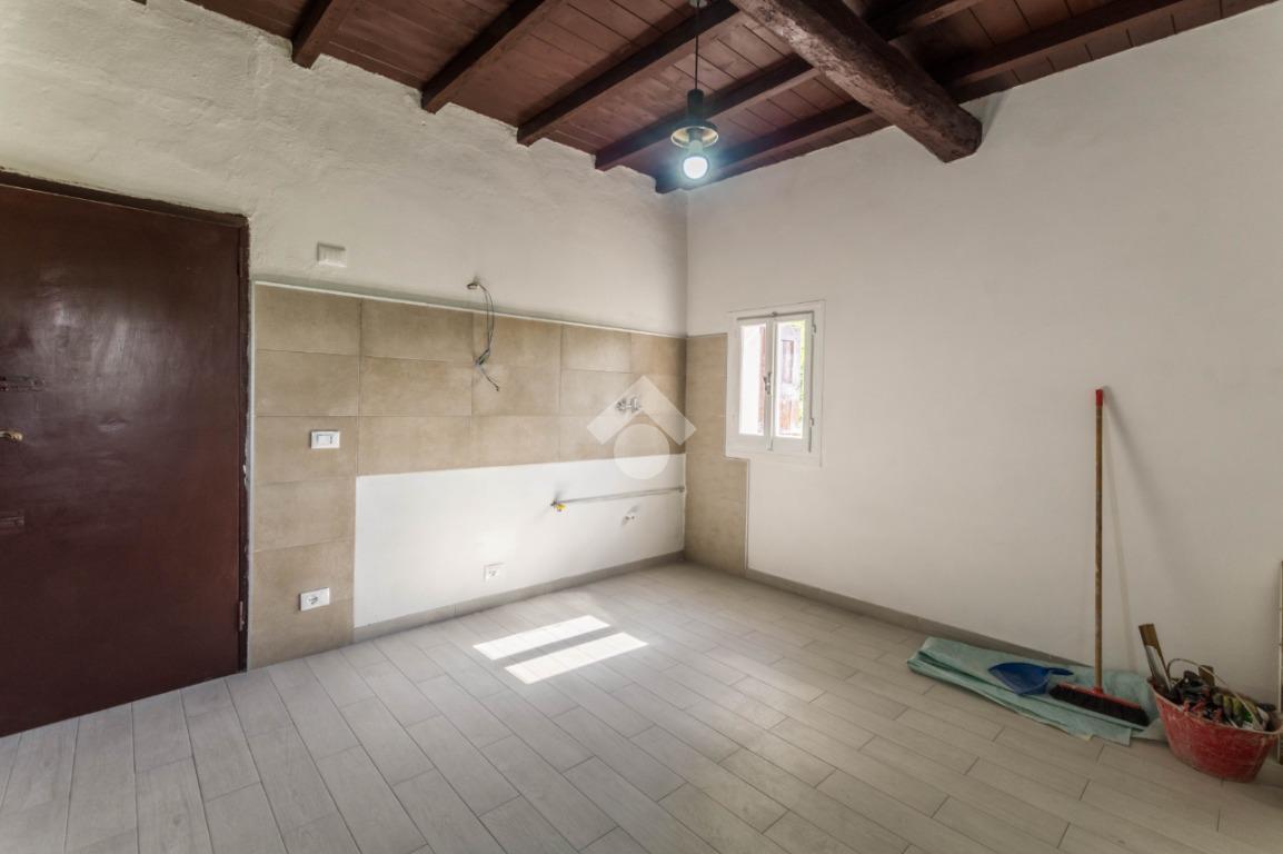 casa indipendente in vendita a Modena in zona Ganaceto