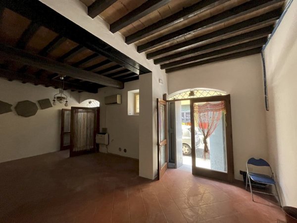 negozio in vendita a Modena in zona Centro Storico