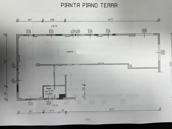 negozio in vendita a Modena in zona Centro Storico